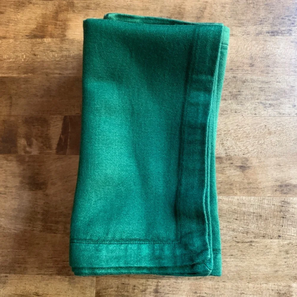 Crate & Barrel Green Satin Napkins • Set of 6 • Cotton/Rayon • 18” • Vintage